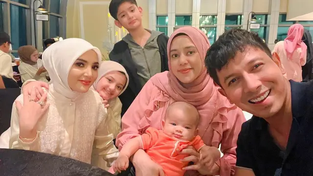 Anang Hermansyah dan Ashanty menggelar acara buka puasa bersama (Foto: Instagram @sonnyseptian)
