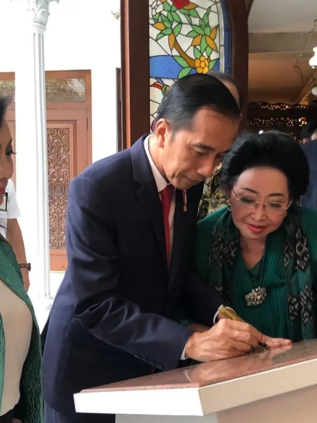 Potret Mooryati Soedibyo dan Presiden Jokowi (Sumber: Instagram/mooryatisoedibyo)