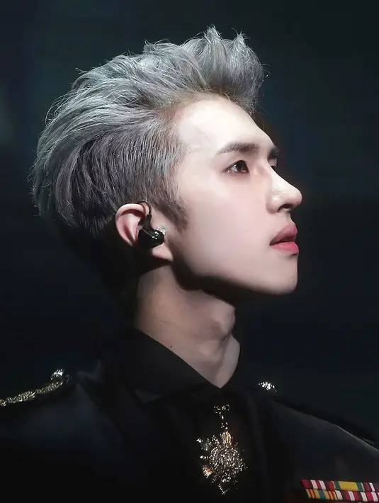 Banyak orang yang mengira jika Ken VIXX berasal dari Iraq. Padahal cowok berwajah tampan ini adalah orang asli Korea Selatan. (Foto: koreaboo.com)