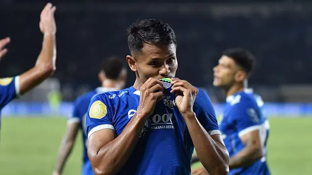 Striker Persib Bandung, Dimas Drajad.