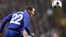 Manchester United's Irish defender John O'Shea heads the ball against Celtic during their UEFA Champions League Group E football match at Celtic Park, Glasgow, Scotland, on November 5, 2008. AFP PHOTO/PAUL ELLIS 