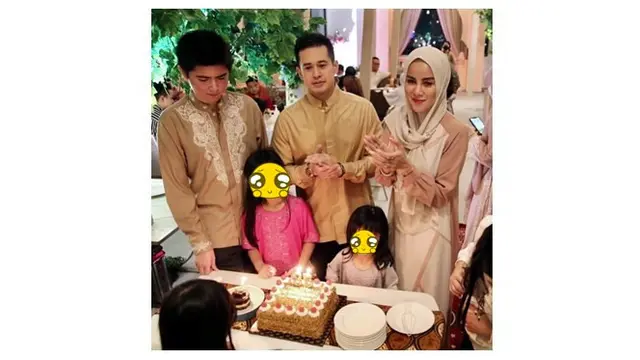 Tepis Isu Perceraian, Ini 6 Potret Mesra Olla Ramlan dan Aufar Hutapea