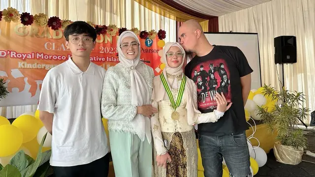 Ahhmad Dhani dan Mulan Jameela acara kelulusan Safeea