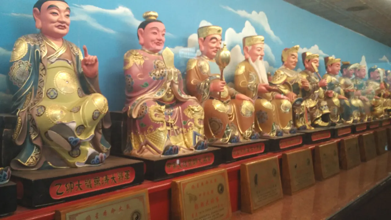 Air Suci Malino Penyuci Patung Dewa-Dewi di Xian Ma