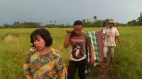 Sembilan petani di Tinanggea, Konawe Selatan, Sulawesi Tenggara. Empat petani tewas mengenaskan, sedangkan enam orang terluka bakar. (Liputan6.com/Ahmad Akbar Fua)