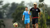 Pelatih Arema FC Aji Santoso. (Liputan6.com/Rana Adwa)