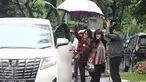 Aktris Julia Perez saat tiba di gedung Direktorat Reserse Kriminal Khusus Polda Metro Jaya, Jakarta, Rabu (14/12). Jupe sambangi Polda, guna menindak lanjuti laporannya terhadap Nikita Mirzani terkait pencemaran nama baik. (Liputan6.com/Herman Zakharia)