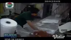 Salah satu gerai perajin tas dan jaket Tanggulangin yang menutup tokonya adalah milik Roni Yudianto, sejak 3 pekan terakhir toko ditutup karena sepi pembeli seiring merebaknya Covid-19 di Sidoarjo.