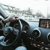 ilustrasi mimpi mengendarai mobil/Stephan Mahlke/unsplash