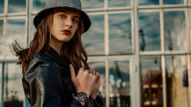 Jangan Cuma Disimpan di Lemari, Lengkapi OOTD Kamu dengan Bucket Hat