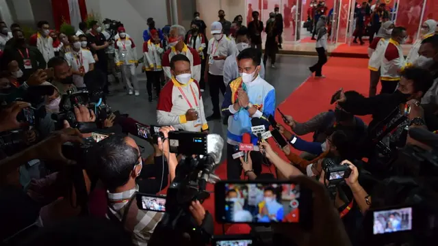 Menpora Zainudin Amali bersama ketua Inaspoc APG 2022 Gibran Rakabuming Raka