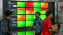 Indeks Harga Saham Gabungan (IHSG) Indonesia menguat hampir lima persen lebih tinggi pada pembukaan 10 April 2025. (BAY ISMOYO/AFP)