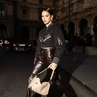 Melihat potret stylish Alyssa Daguise di Paris Fashion Week (@alyssadaguise)
