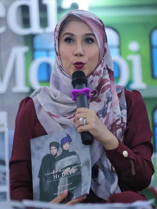 Lantaran kasus yang membuatnya harus ditangkap KPK, Inneke pun akhirnya batal hadir di acara peluncuran buku perjalanan karier, persahabatan, hingga perjuangannya bersama Marini Zumarnis. (Adrian Putra/Bintang.com)