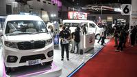 Mobil Esemka Bima EV dipamerkan pada Indonesia International Motor Show (IIMS) di Jiexpo Kemayoran, Jakarta, Kamis (16/2/2023). Mobil listrik buatan Esemka dibanderol dengan harga Rp 540 juta. (merdeka.com/Iqbal S. Nugroho)