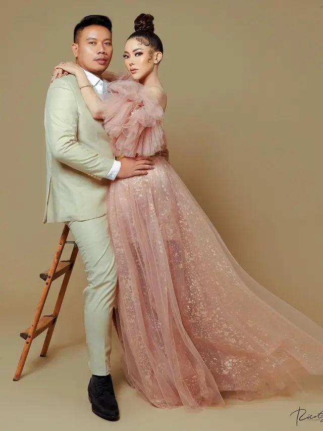 Vicky Prasetyo dan Ayu Aulia