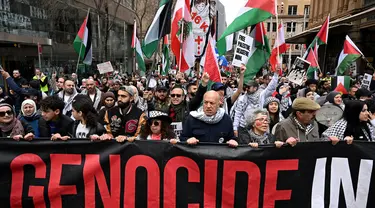 Ratusan pengunjuk rasa pro-Palestina berbaris di jalan-jalan di kawasan pusat bisnis di Sydney pada tanggal 4 Agustus 2024. (Saeed KHAN/AFP)