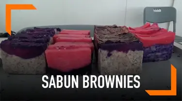 Beberapa siswa SMA di Bandung membuat sabun berbentuk brownies. Sabun ini dipercaya bisa bersihkan kuman di tubuh dan tangan.