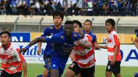 Jeblok di Liga 1, Persib Mulai Ditinggal Bobotoh
