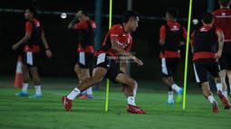 Rizky Ridho melakukan sesi latihan bersama Timnas Indonesia jelang pertandingan Ronde 4 Kualifikasi Piala Dunia di Jedaah, Arab Saudi pada Sabtu (4/10/2025). (Dok. Timnas Indonesia)