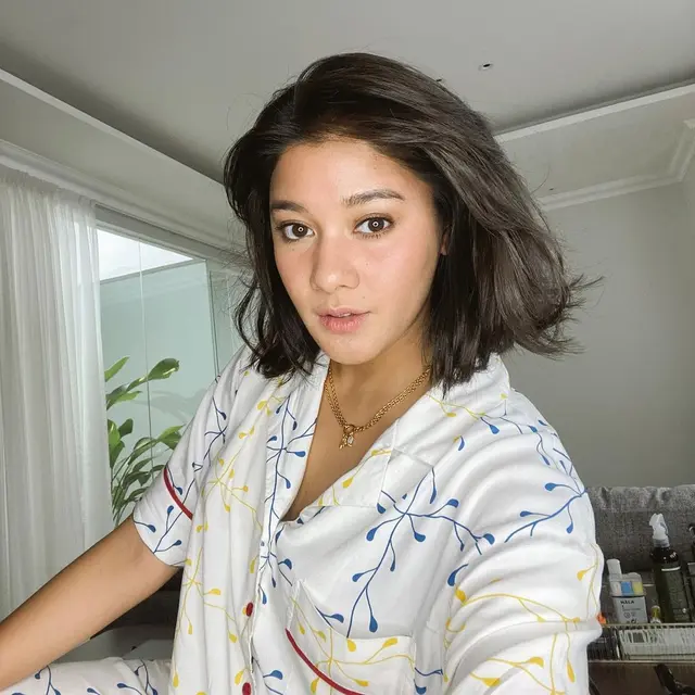 6 Potret Terbaru Naysila Mirdad dengan Gaya Rambut Pendek, Curi Perhatian