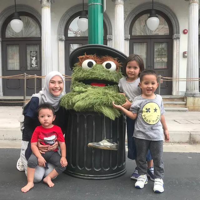 [Fimela] Zaskia Adya Mecca