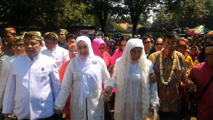 Nani Wijaya dan Ajip Rosidi