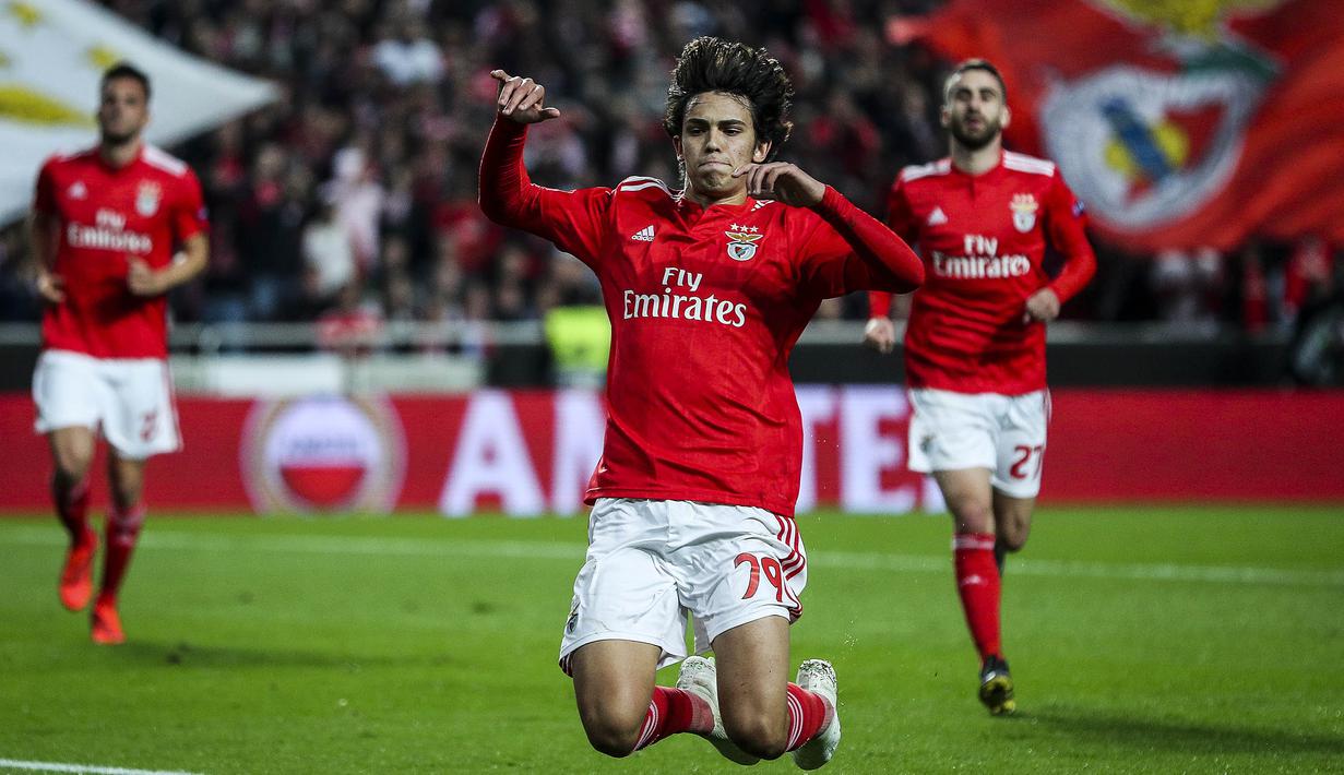 Gabung Atletico Madrid, Joao Felix langsung dijanjikan menjadi pemain inti dan mendapatkan jersey dengan nomor punggung tujuh. (Photo by CARLOS COSTA / AFP)