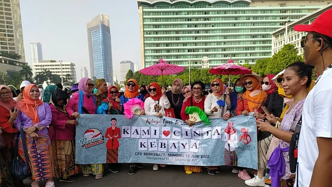 Gotong Royong Perempuan Memberikan Dukungan bagi Penetapan  Kebaya sebagai Warisan Budaya Tak Benda Asal Indonesia