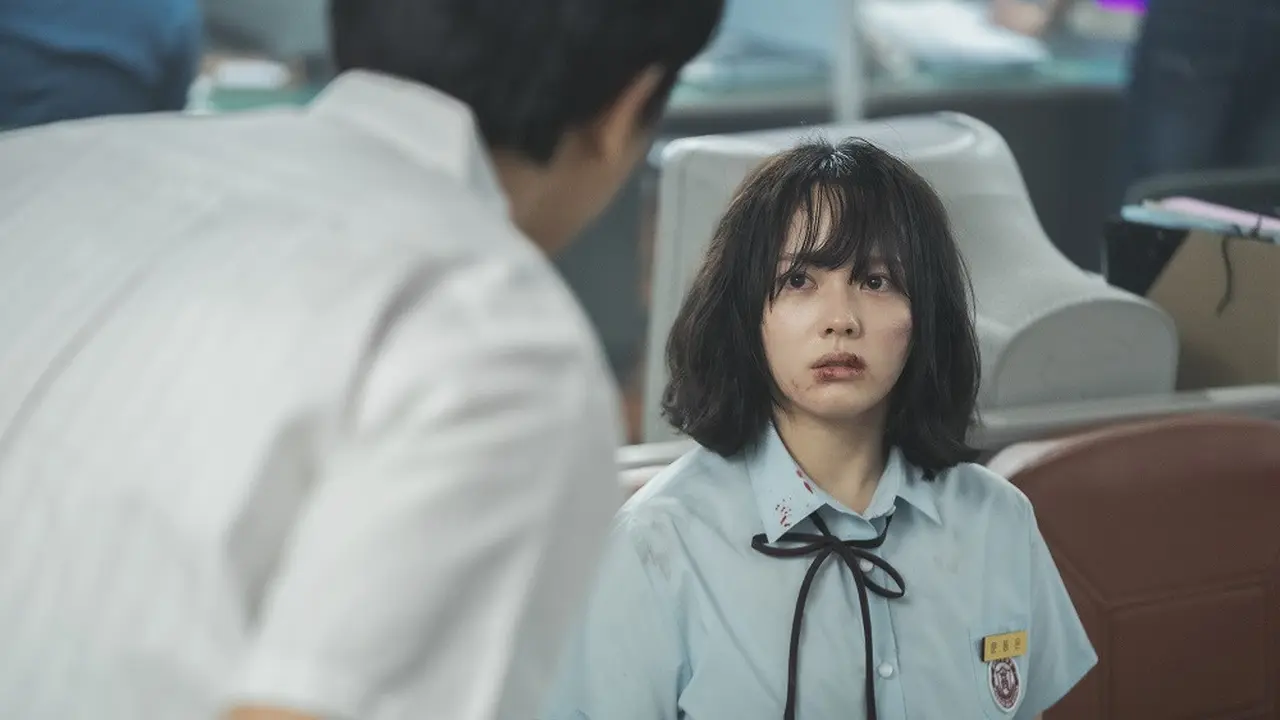 Jung Ji So di serial The Glory. (Foto: Graphyoda/Netflix)