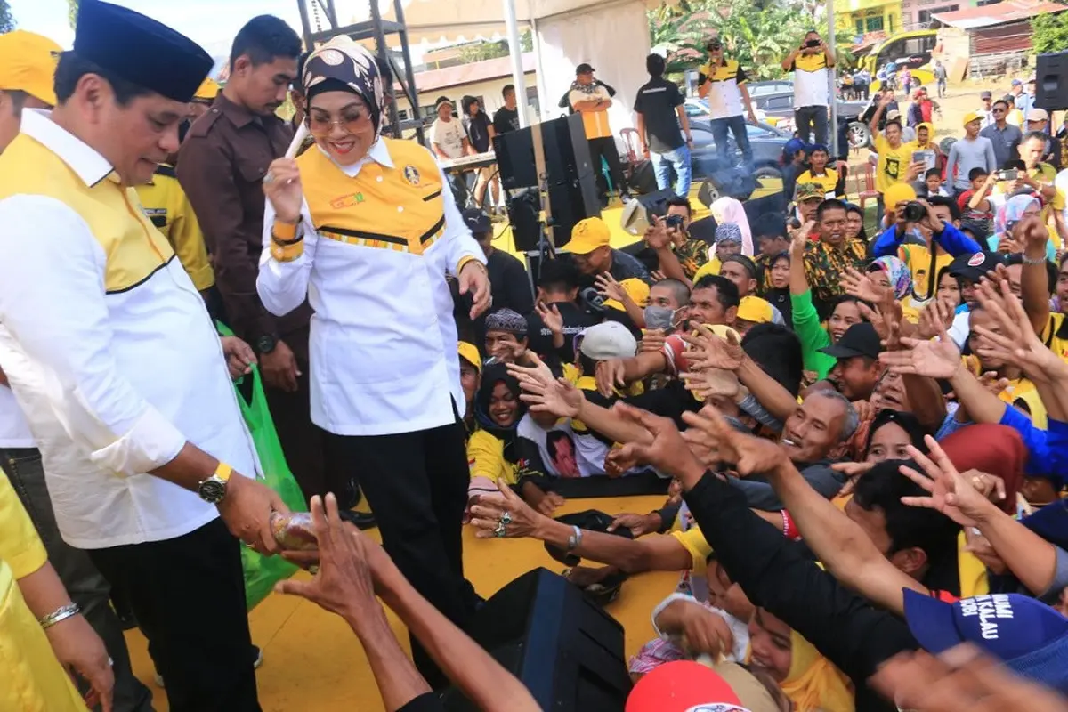 Satnarkoba Polrestabes Berlakukan Razia Narkoba di Lokasi Debat Cagub Sulsel (Liputan6.com/ Eka Hakim)