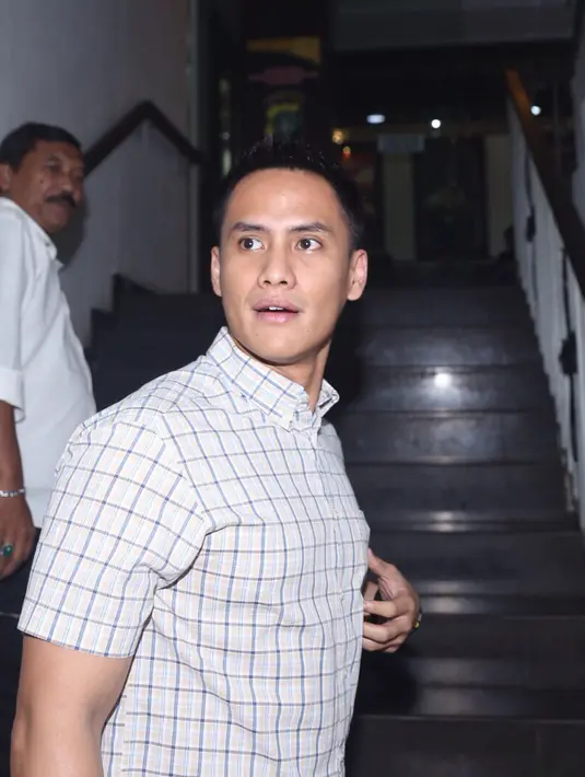 Musibah telah menimpa presenter kondang, Choky Sitohang beberapa hari yang lalu. Ia mengalami suatu insiden perampokan pada mobil miliknya. (Andy Masela/Bintang.com)