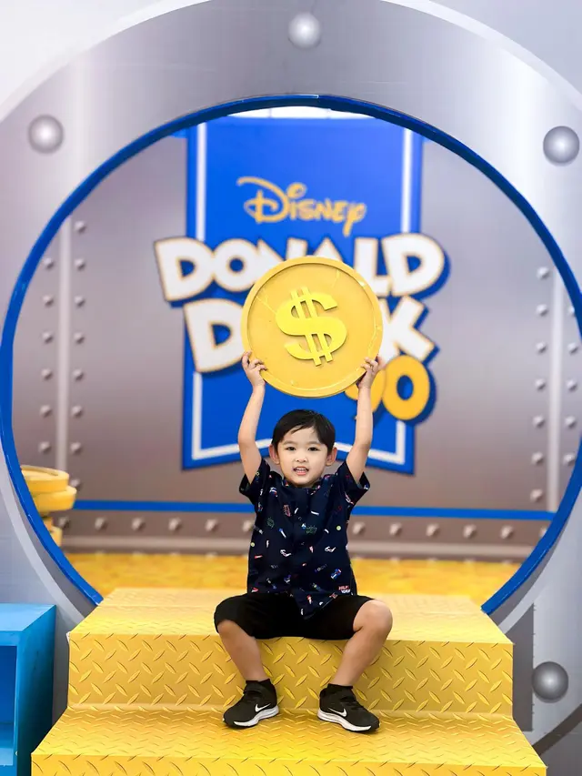 Donald Duck 90th Anniversary