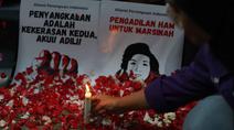 Aliansi Perempuan Indonesia (API) saat menggelar tindakan unjuk rasa memperingati 28 tahun Reformasi di depan instansi Komisi Nasional (Komnas) Hak Asasi Manusia (HAM), Jakarta, Selasa (19/5/2026). (Kapanlagi.com/Budy Santoso)
