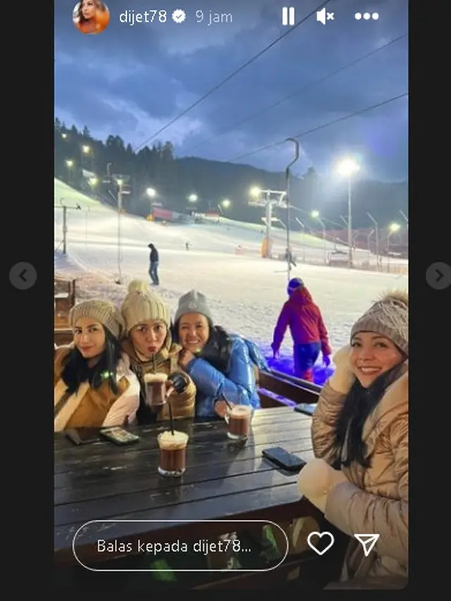 Natasha Dewanti main salju Bulgaria bareng sahabat (Foto: Instagram dijet78)