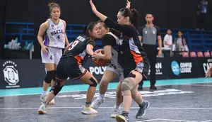 Pertandingan semifinal Campus League 2026 Basketball The Nationals kategori putri antara Soegijapranata Catholic University (SCU) melawan Universitas Kristen Satya Wacana (UKSW) yang berlangsung di Basketball Court Universitas Pelita Harapan (UPH), Karawaci, Tangerang, Banten, Jumat (12/6/2026). (Bola.com/Campus League)