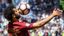 Gelandang AS Roma, Mohamed Salah, saat bertanding melawan Lazio pada lanjutan Serie A Italia di Stadion Olympic, Roma (4/4/2017). Salah resmi berseragam Liverpool dengan status pemain termahal. (EPA/Alessandro Di Meo)