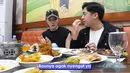 "Asin banget" katanya yang kemudian menyendok nasi dan memakannya. "Kayaknya kalau nggak seasin ini aku bisa sih," tulis dalam videonya. [Youtube/Nihongo Mantappu]