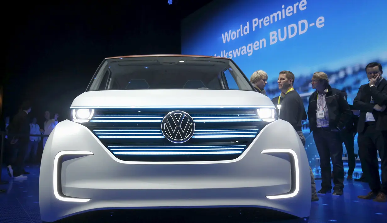 Mobil Volkswagen BUDD - e ditampilkan saat acara CES 2016 Las Vegas, Nevada, (5/1/2016). Mobil ini berbahan bakar listrik. (REUTERS / Steve Marcus)