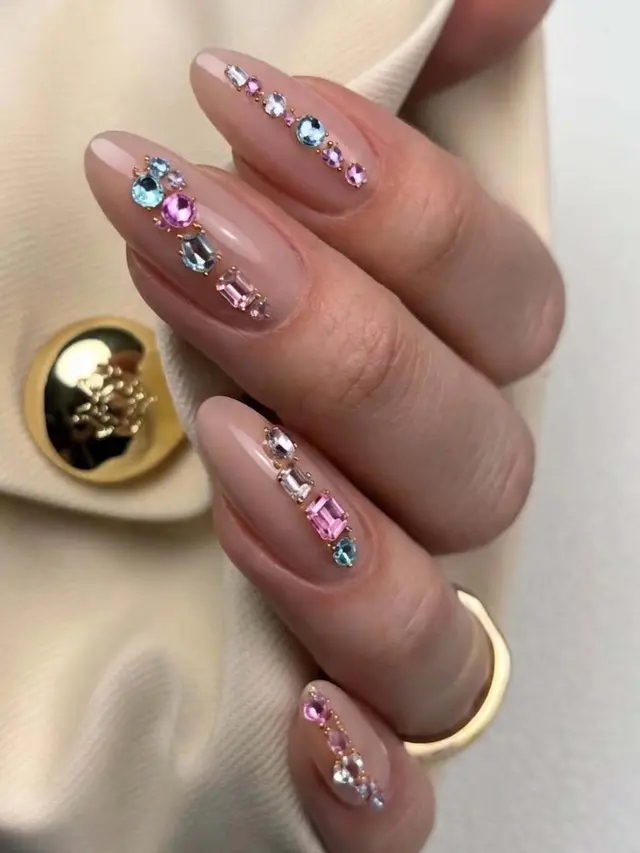 Ilustrasi gem nails