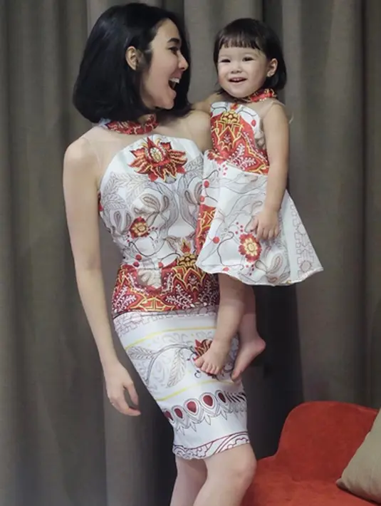 Perkembangan yang ditunjukan Gempi cukup membuat Gisel dan Gading terkejut. Menurut Gisel sudah banyak kosakata yang dimiliki Gempi, dan terkadang kata-kata tersebut berada di luar dugaan Gisel. (Instagram/gisel_la)