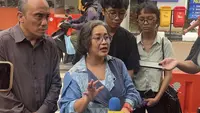 Amanda Andono melaporkan penyelenggara acara keagamaan di kawasan Pondok Pinang, Kebayoran Lama, Jakarta Selatan, ke Polda Metro Jaya. (Liputan6.com/Zahraa Devana)