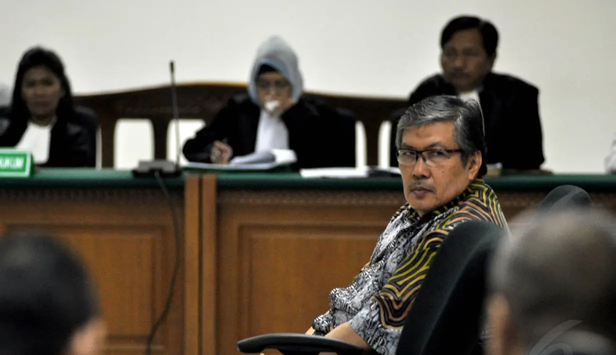Mantan Kepala Bapeppti Syahrul Raja Sampurna Jaya diduga terkait suap pemberian izin lokasi tanah pembangunan Tempat Pemakaman Bukan Umum (TPBU) di Bogor, Jawa Barat. (Liputan6.com/Miftahul Hayat)