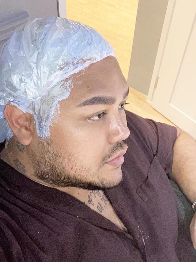 6 Potret Terbaru Ivan Gunawan dengan Rambut Pirang, Curi Perhatian