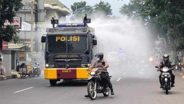 Penyemprotan Disinfektan