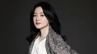 Lee Young Ae, artis ternama juga dianggap laik mendapatkan gelar Wanita Paling Cantik di Korea Selatan 2015.