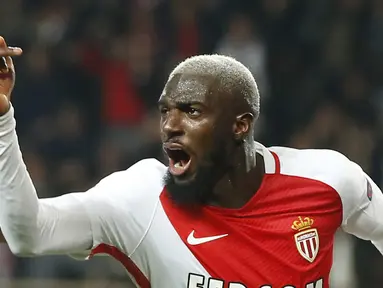 Gelandang AS Monaco, Tiemoue Bakayoko, melakukan selebrasi usai mencetak gol ke gawang  Manchester City pada laga 16 besar liga Champions di Stadion Stade Louis II, Monaco, (15/03/2017). (EPA/Gulliaume Horcajuelo)