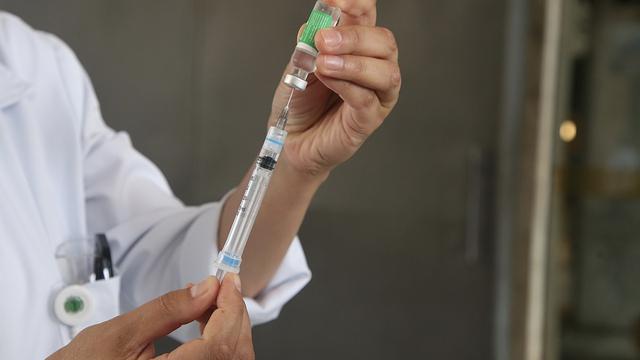 Vaksin Covishield (wikimedia commons)