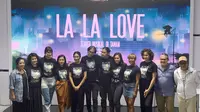 Berbeda dari pentas teater musikal lain yang umumnya dilakukan di dalam ruangan, La La Love ditampilkan dengan konsep unik.