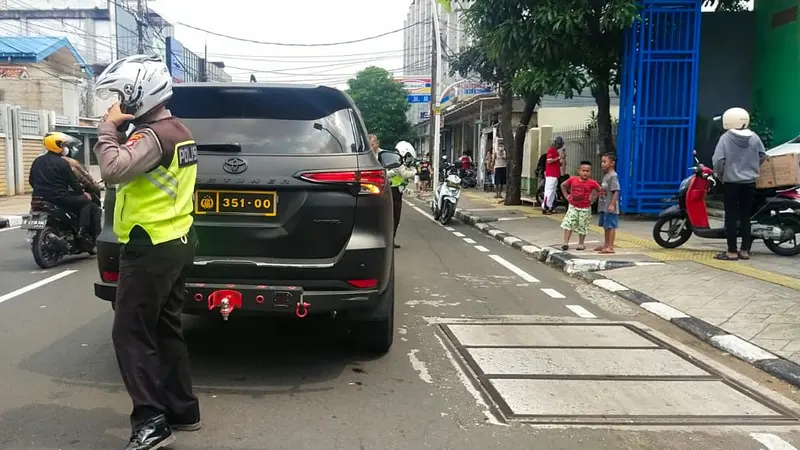 Mobil pelat dinas Polri palsu